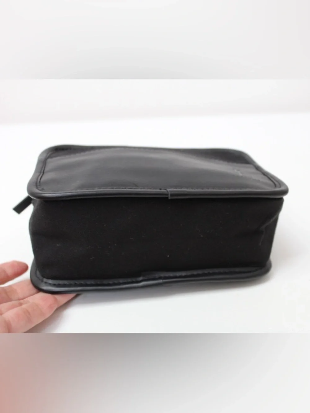 Yves Saint Laurent parfums Make Up Bag